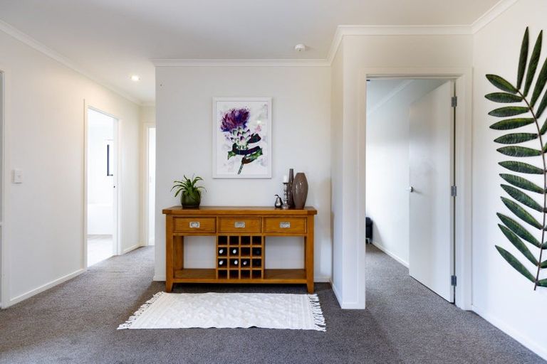 Photo of property in 35 Plescher Crescent, Leamington, Cambridge, 3432