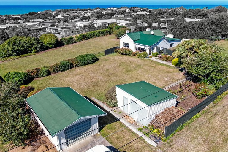 Photo of property in 17-19 Spiers Street, Kakanui, Oamaru, 9495