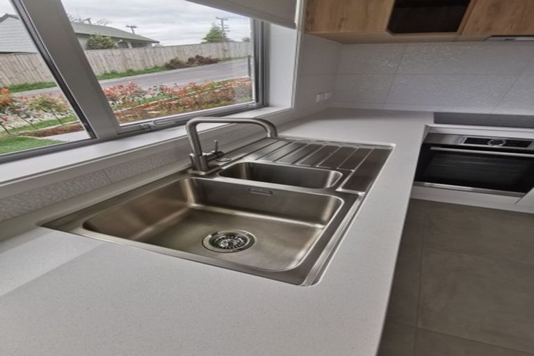 Photo of property in 1 Lomay Place, Te Puke, 3119