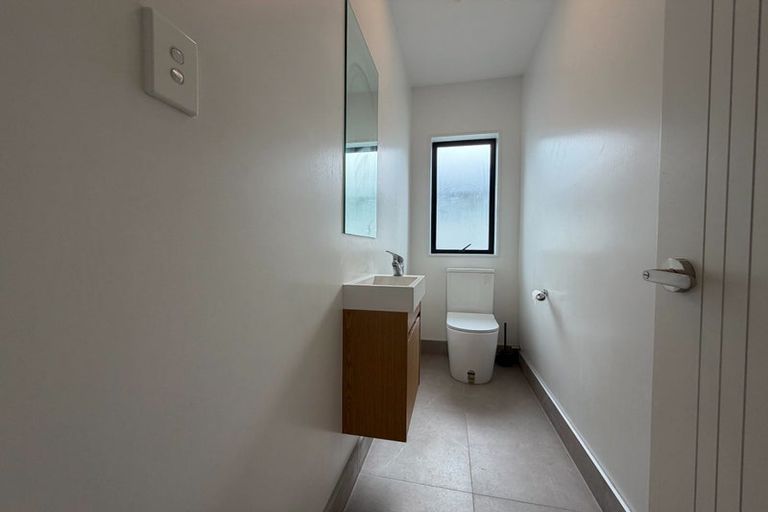 Photo of property in 64 Schoolside Road, Kumeu, 0810