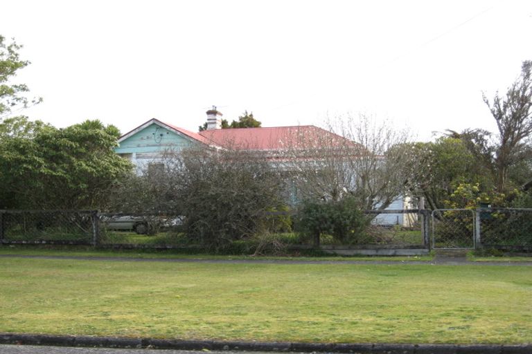 Photo of property in 1 Miranda Street, Stratford, 4332