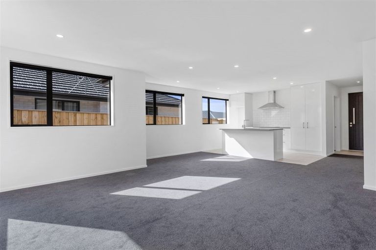 Photo of property in 8 Jasmine Street, Woodend, 7610