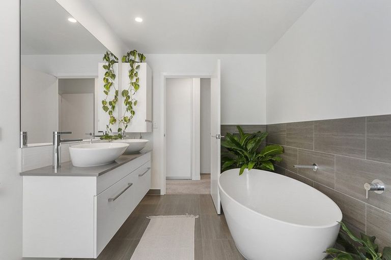 Photo of property in 1312 Papamoa Beach Road, Papamoa Beach, Papamoa, 3118