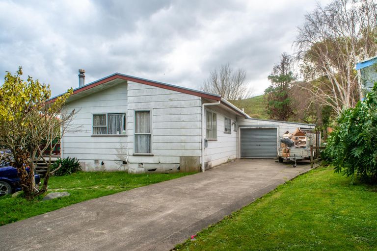 Photo of property in 34 Einstein Street, Outer Kaiti, Gisborne, 4010