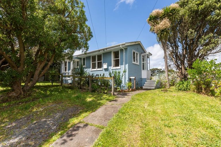 Photo of property in 105 Te Pene Avenue, Titahi Bay, Porirua, 5022