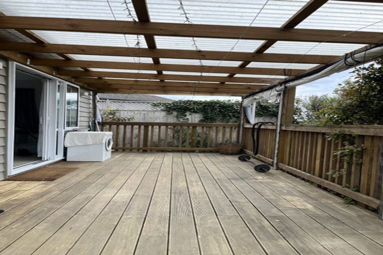 Photo of property in 8 Advene Road, Cockle Bay, Auckland, 2014