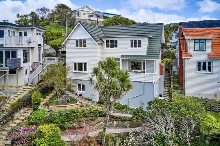 Photo of property in 118 Trelissick Crescent, Ngaio, Wellington, 6035