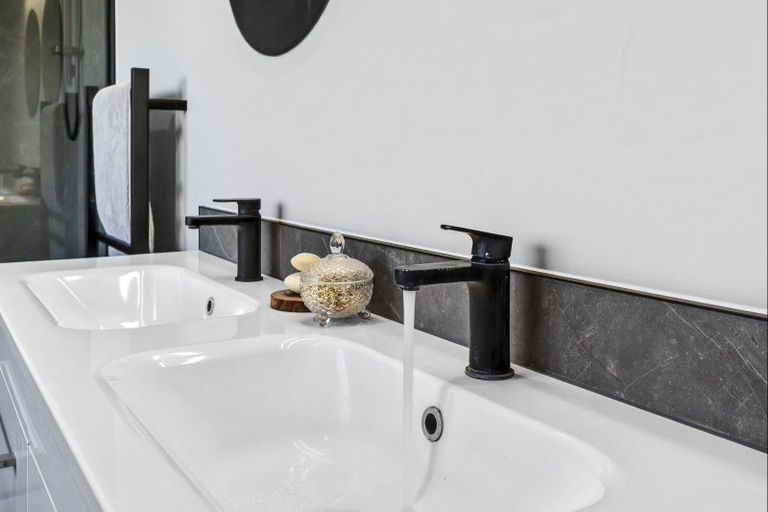 Photo of property in 194 Lake Road, Okoroire, Tirau, 3484