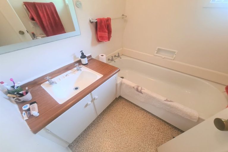 Photo of property in 2/1 Bishopgate Street, Birkdale, Auckland, 0626