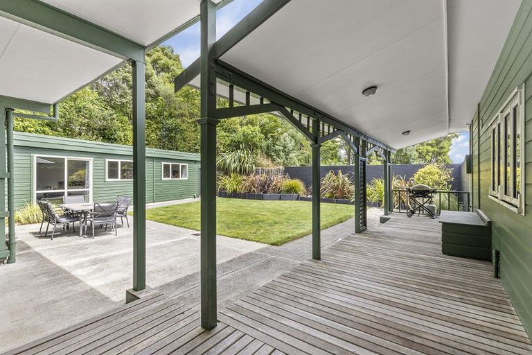 Photo of property in 11 Wilmshurst Place, Tawa, Wellington, 5028