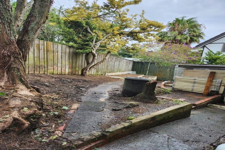 Photo of property in 1/36 Tree View Avenue, Glenfield, Auckland, 0629