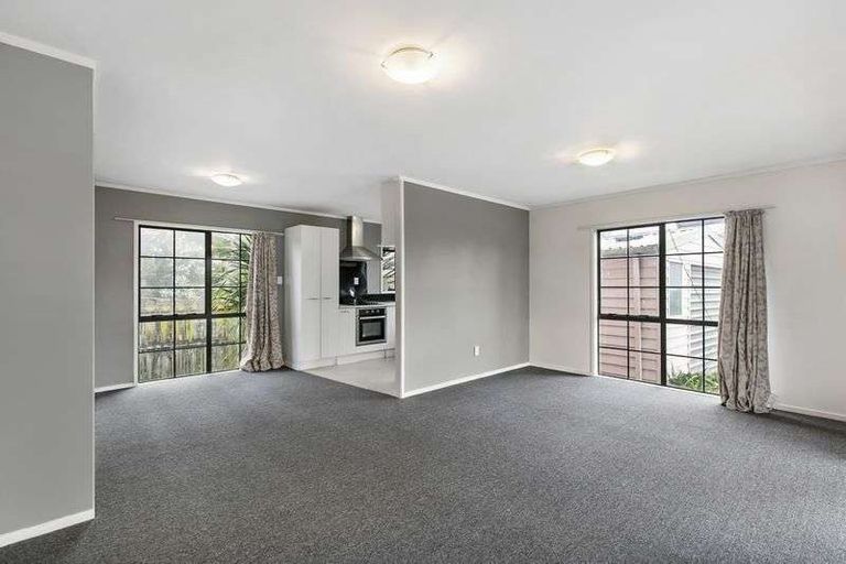 Photo of property in 50 Trimdon Street, Randwick Park, Auckland, 2105