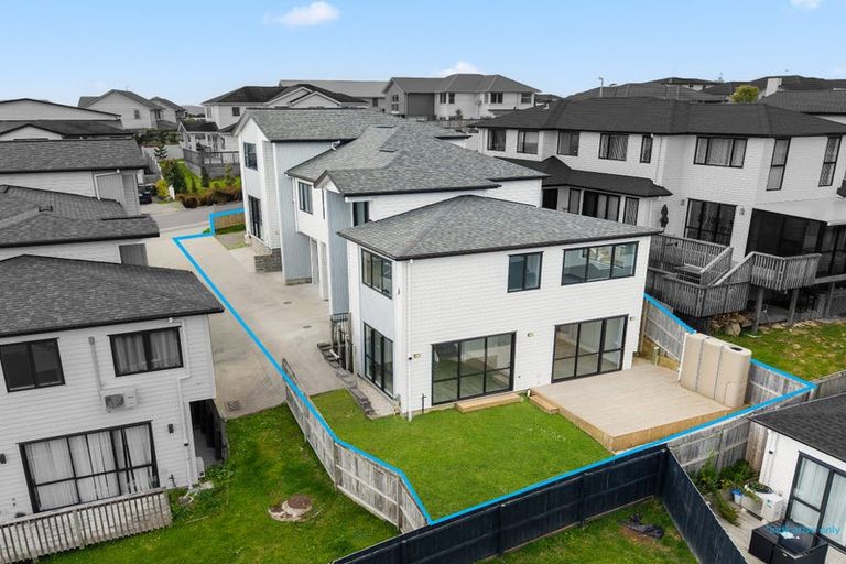Photo of property in 38b Mcwhirters Farm Lane, Massey, Auckland, 0614