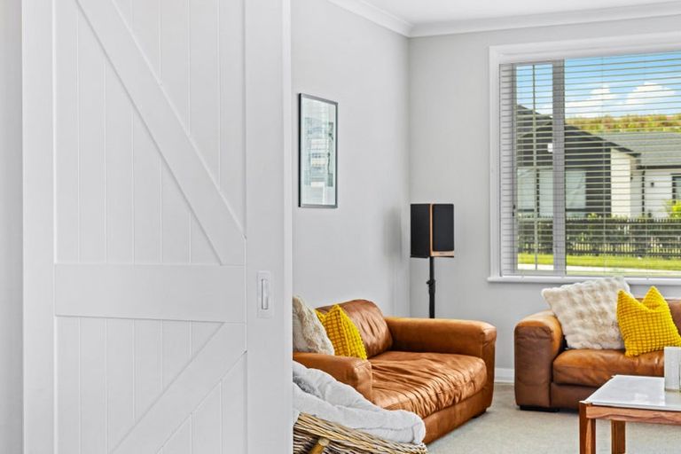 Photo of property in 10 Pekanga Road, Orewa, 0931