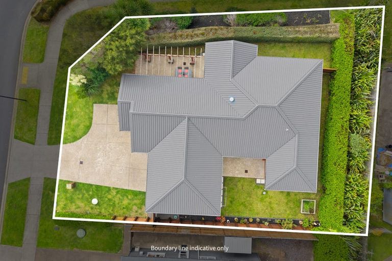 Photo of property in 1 Malbec Place, Huapai, Kumeu, 0810