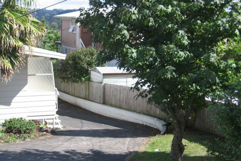 Photo of property in 1/778 East Coast Road, Oteha, Auckland, 0630