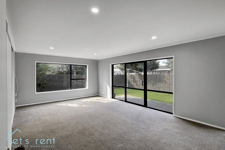 Photo of property in 2/21 Booker Place, Weymouth, Auckland, 2103