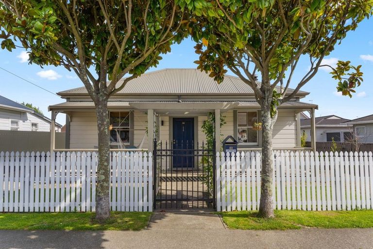 Photo of property in 48 Muritai Street, Tahunanui, Nelson, 7011