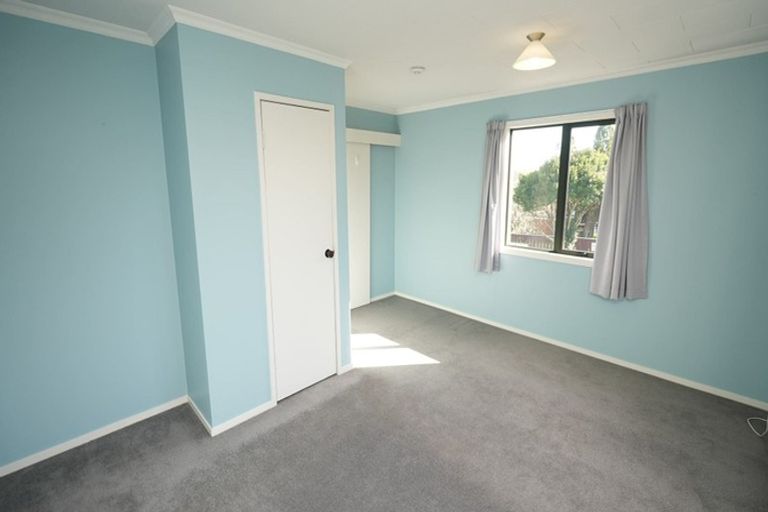 Photo of property in 14 Stirling Crescent, Hokowhitu, Palmerston North, 4410