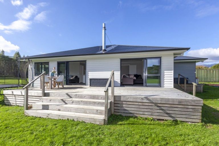 Photo of property in 12 Faydon Close, Ohau, Levin, 5570