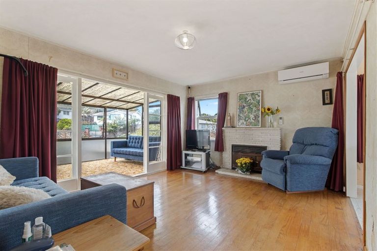 Photo of property in 72 Glendene Avenue, Glendene, Auckland, 0602