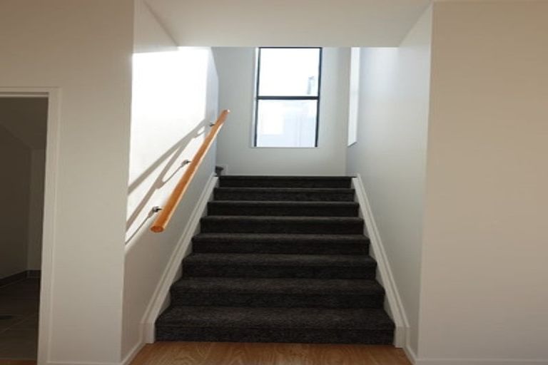 Photo of property in 5 Tumu Road, Papakura, 2110