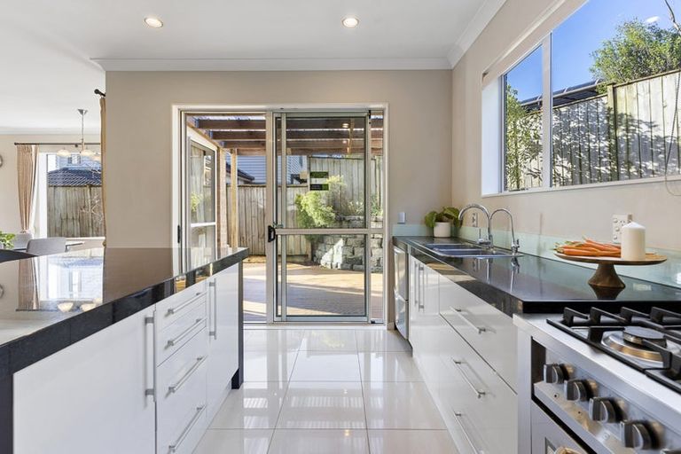 Photo of property in 86 Coachman Drive, Flat Bush, Auckland, 2016