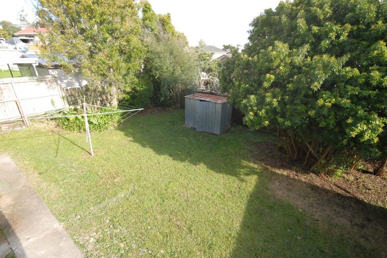 Photo of property in 2/52 Cherry Road, Bucklands Beach, Auckland, 2014