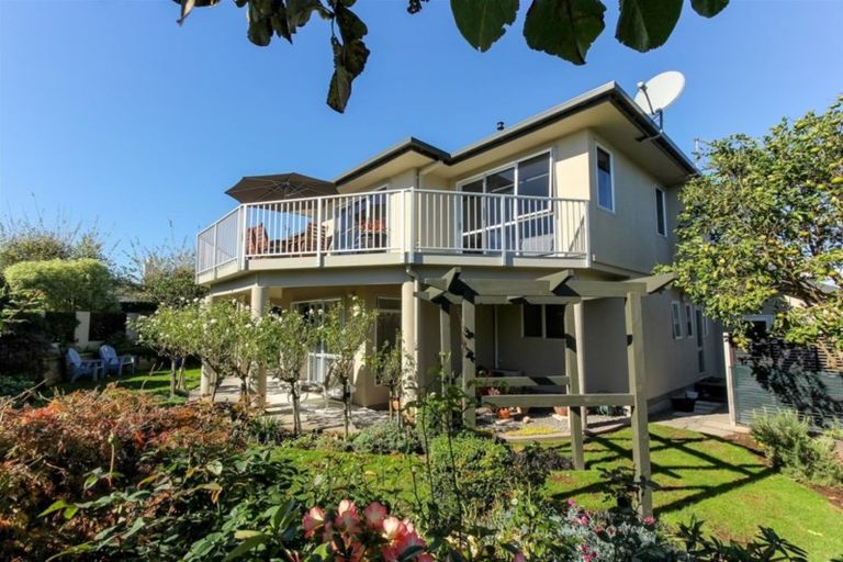 Photo of property in 22d Lismore Street, Strandon, New Plymouth, 4312