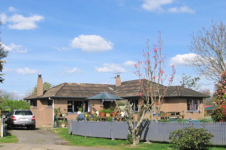 Photo of property in 5 Waiwhero Street, Mangakakahi, Rotorua, 3015