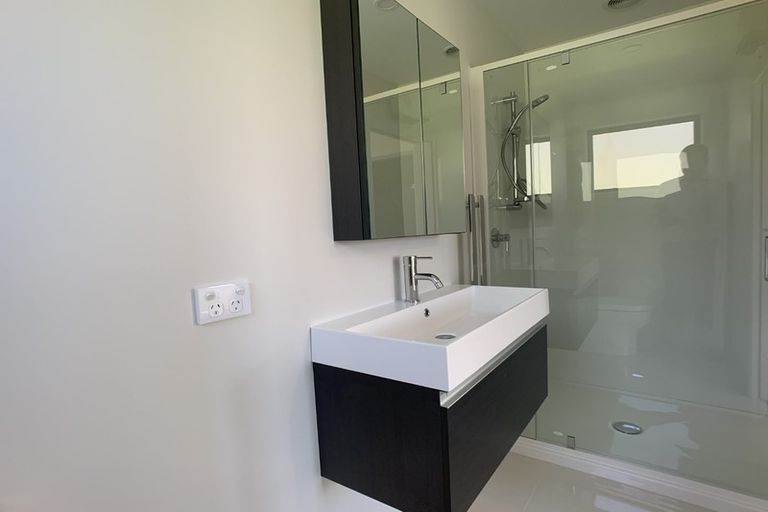 Photo of property in 10 Leicester Street, Jacks Point, 9371