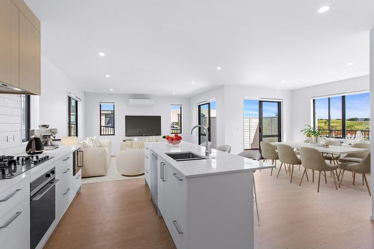 Photo of property in 46 Katikati Drive, Manurewa, 2102