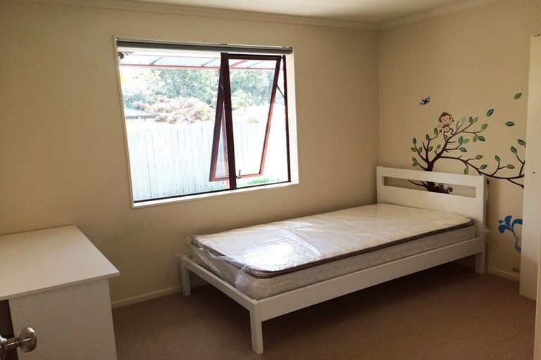 Photo of property in 10a Louvain Place, Greenhithe, Auckland, 0632