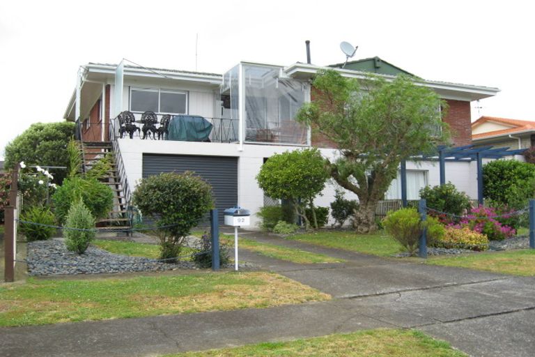 Photo of property in 92 Kiwi Esplanade, Mangere Bridge, Auckland, 2022