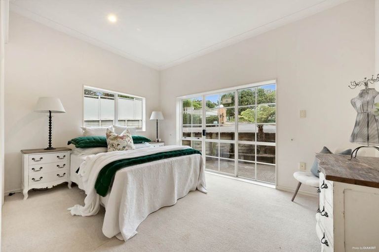 Photo of property in 26 Anaheim Boulevard, Shamrock Park, Auckland, 2016