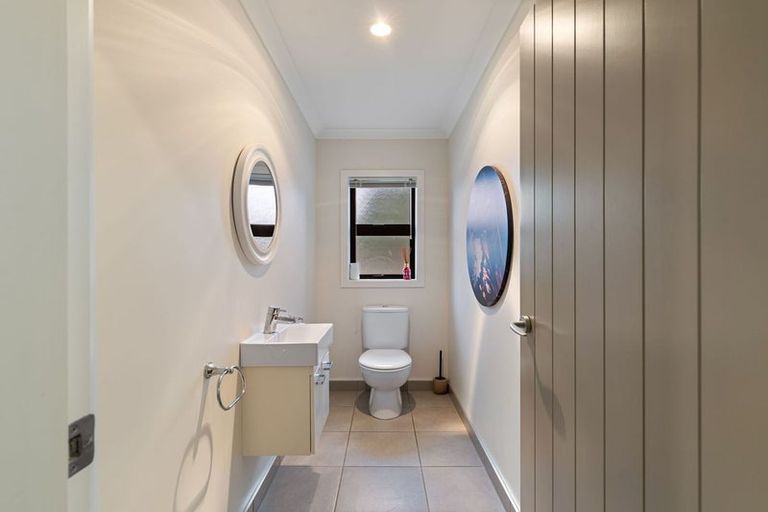 Photo of property in 6 Trump Place, Kelvin Grove, Palmerston North, 4414