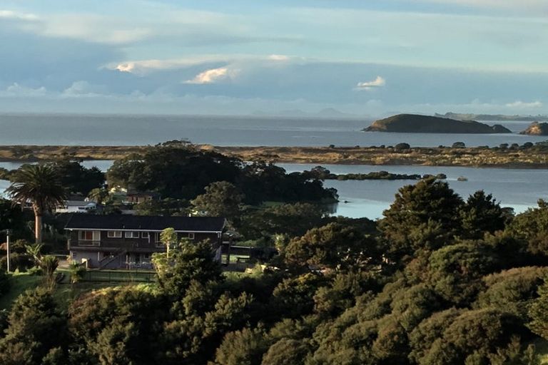 Photo of property in 21 Kakariki Road, Ngunguru, Whangarei, 0173