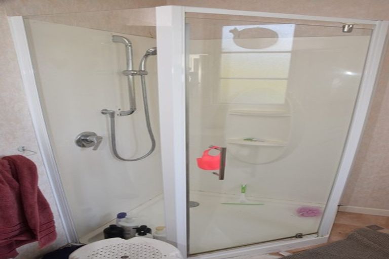 Photo of property in 26 Ferry Road, Edendale, 9825