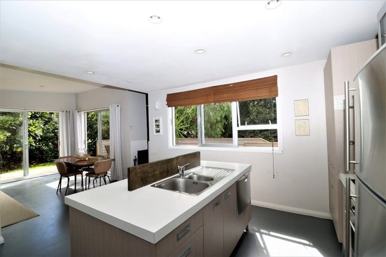 Photo of property in 52 Mako Avenue, Whiritoa, Whangamata, 3691