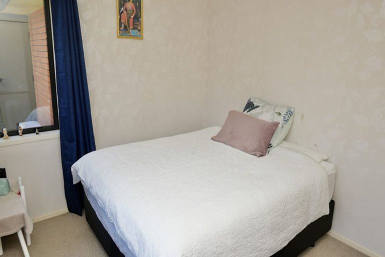 Photo of property in 60 Geneva Terrace, Kelvin Grove, Palmerston North, 4414