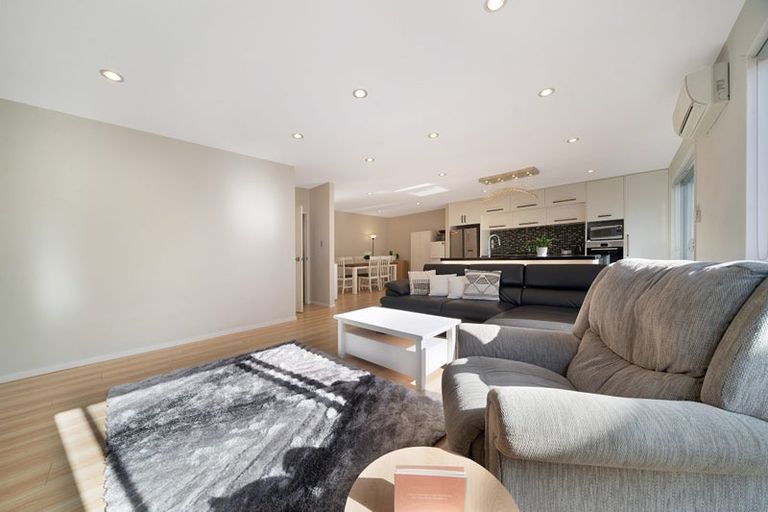 Photo of property in 133h Connell Street, Blockhouse Bay, Auckland, 0600