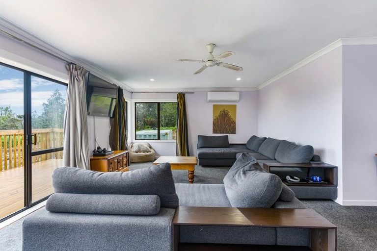 Photo of property in 525 Whitford Road, Whitford, Howick, 2571
