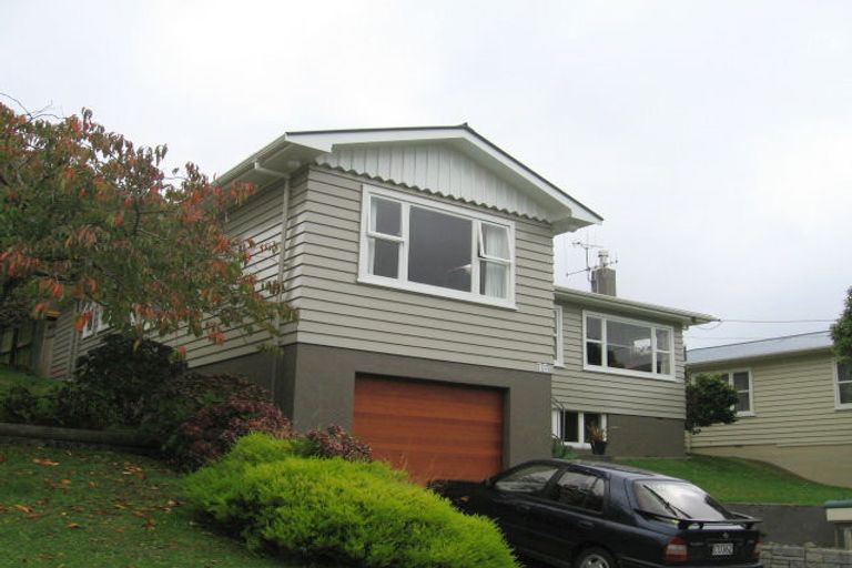 Photo of property in 76 Redwood Avenue, Tawa, Wellington, 5028