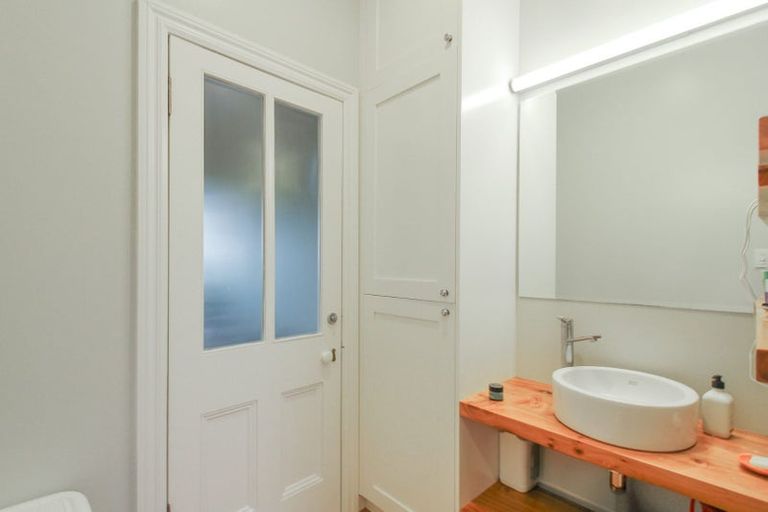 Photo of property in 35 Farm Road, Northland, Wellington, 6012