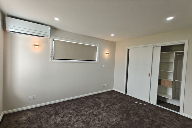 Photo of property in 52d Hutchinsons Road, Bucklands Beach, Auckland, 2014
