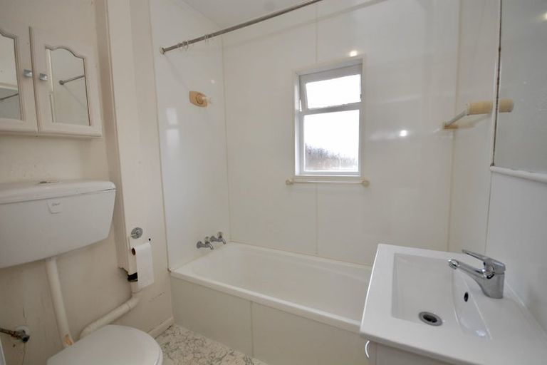 Photo of property in 2/162 Forrest Hill Road, Forrest Hill, Auckland, 0620