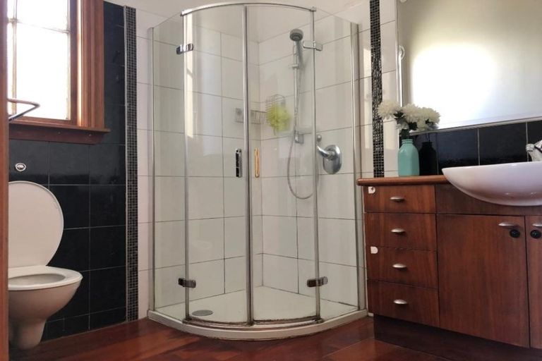 Photo of property in 15 Caroline Street, Mount Victoria, Wellington, 6011