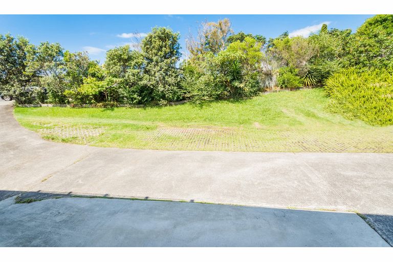 Photo of property in 4/496 Glenfield Road, Glenfield, Auckland, 0629