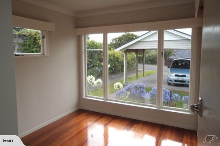 Photo of property in 112 Rosier Road, Glen Eden, Auckland, 0602