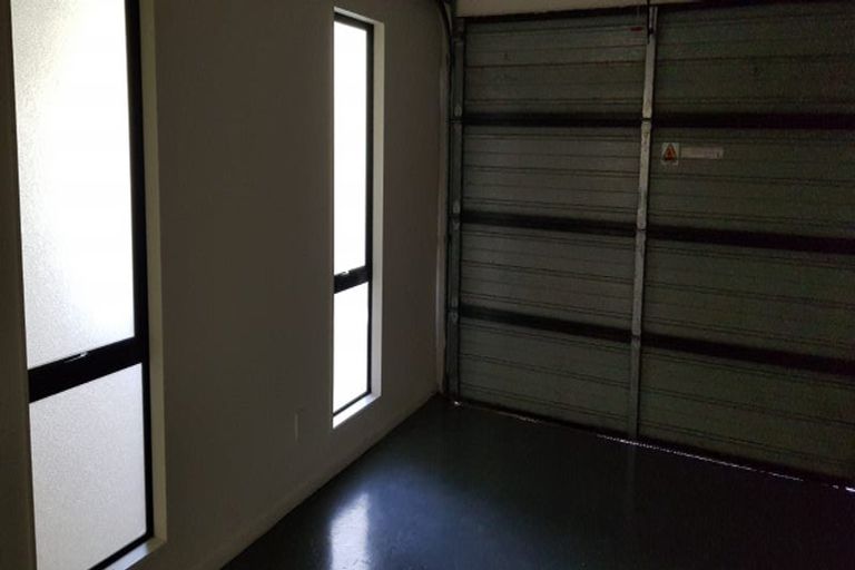 Photo of property in 4/3 Orwell Road, Greenhithe, Auckland, 0632